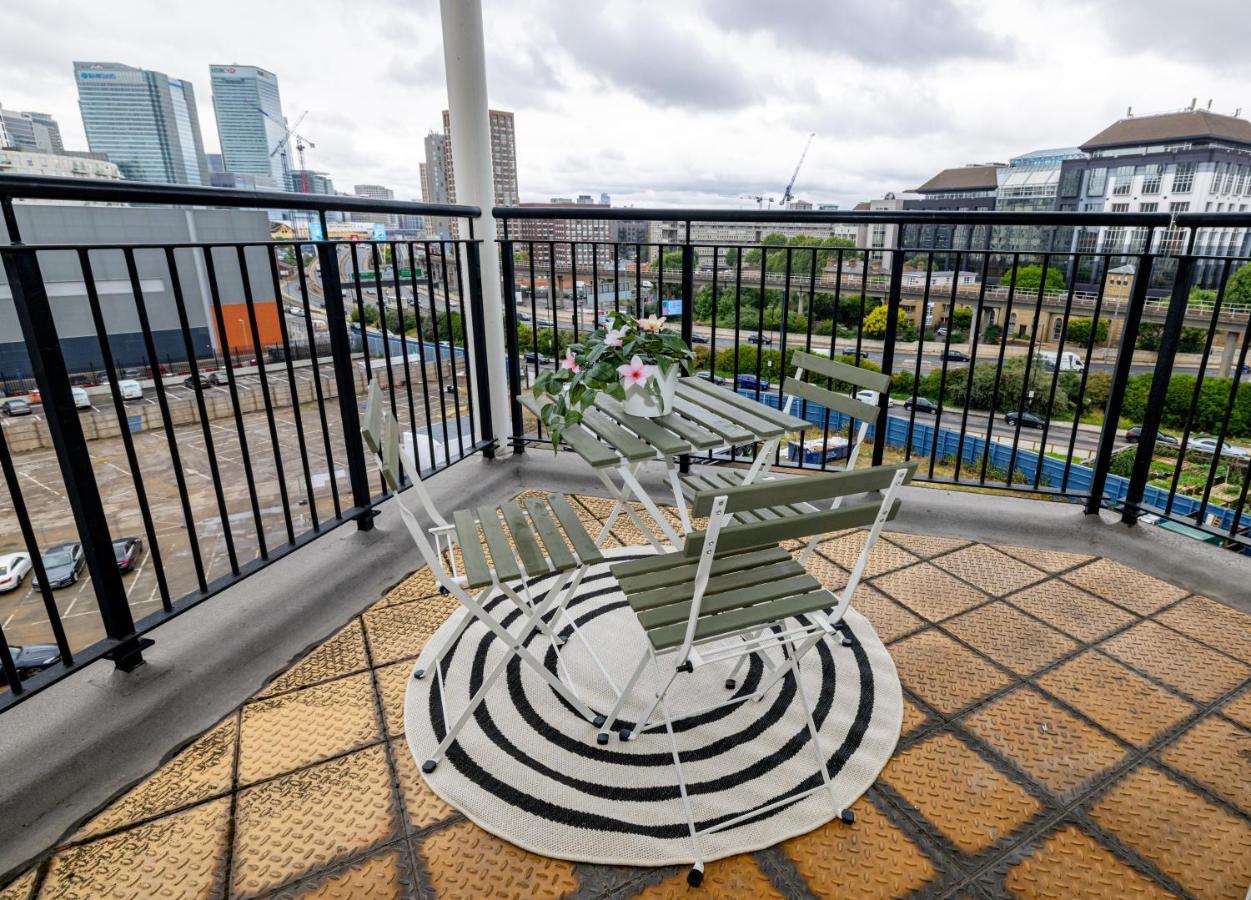 Two Bed Apartment Near Canary Wharf Londres Exterior foto